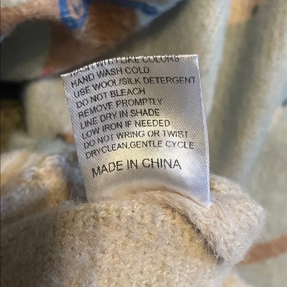 Cute Dog Pattern Sweater - Picture 6 of 6